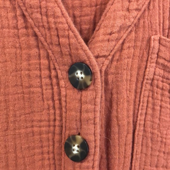 Madewell gauzy jumpsuit button front and on seam hip pockets. - Picture 7 of 14